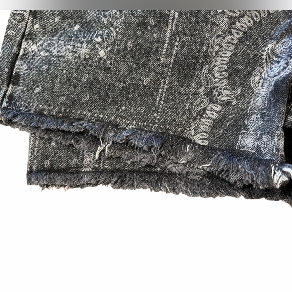 KanCan Paisley Print Denim Shorts Size 11 Black Acid Wash Edgy Western New - Picture 10 of 15